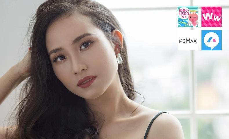 こちらを見つめる女性